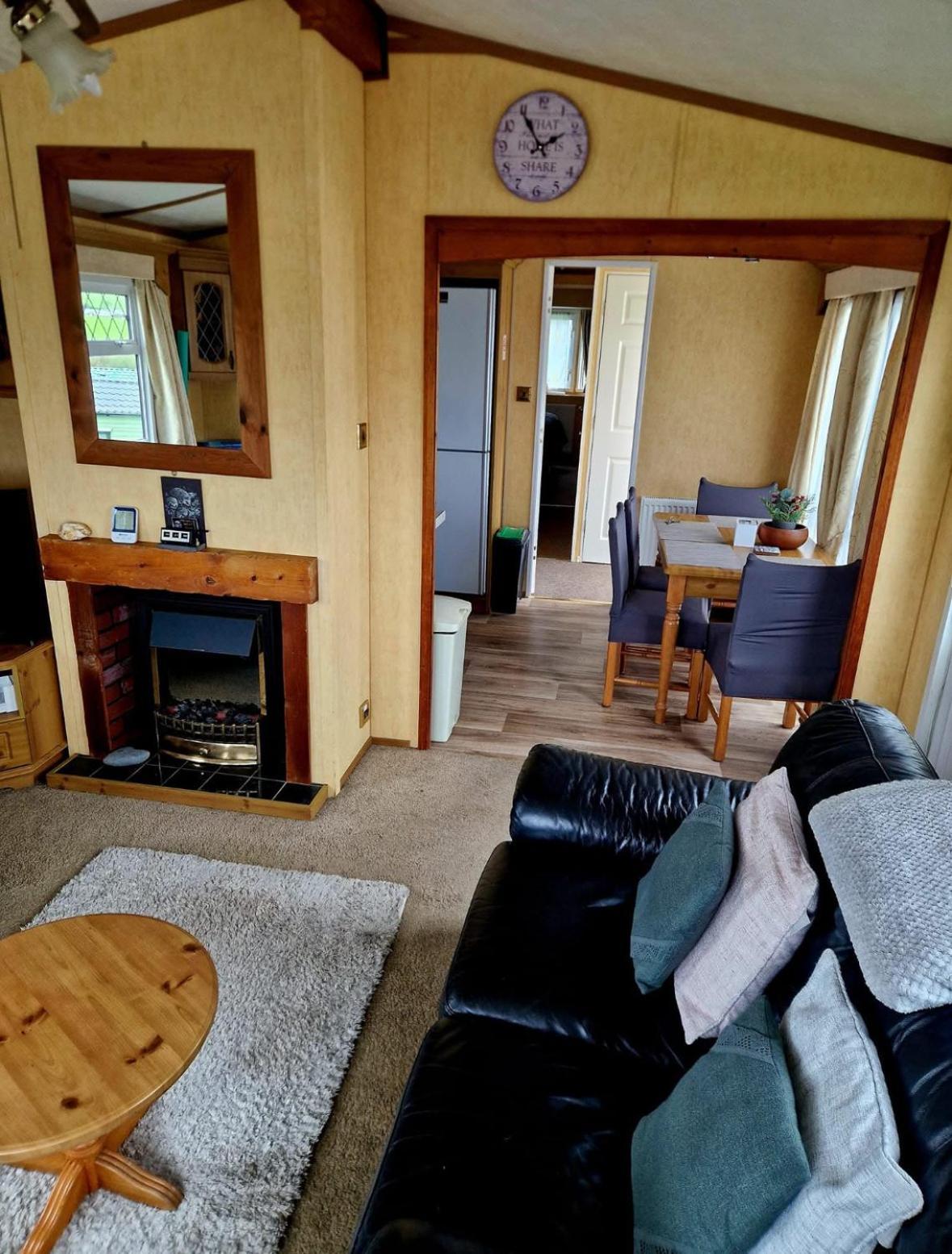 Spacious Luxury Escape With Sea Views And Pet Friendly At Clarach Bay Aberystwyth Extérieur photo